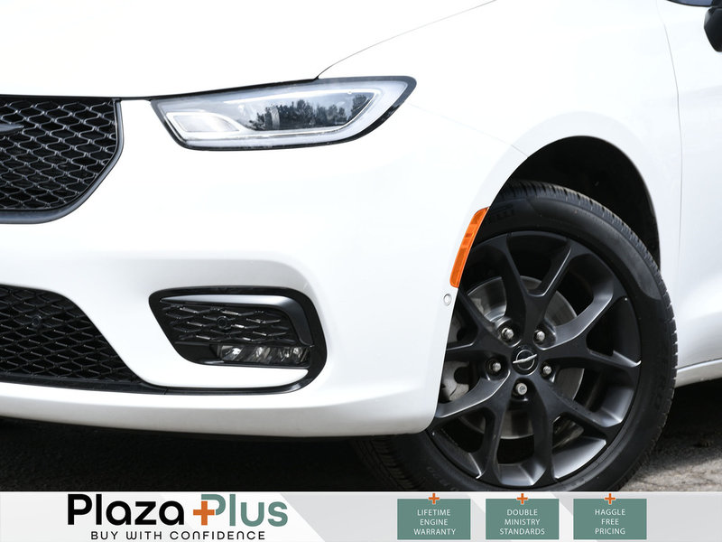 2023 Chrysler Pacifica Touring L Certified | Blind Spot Monitor | Bluetooth | Backup Camera