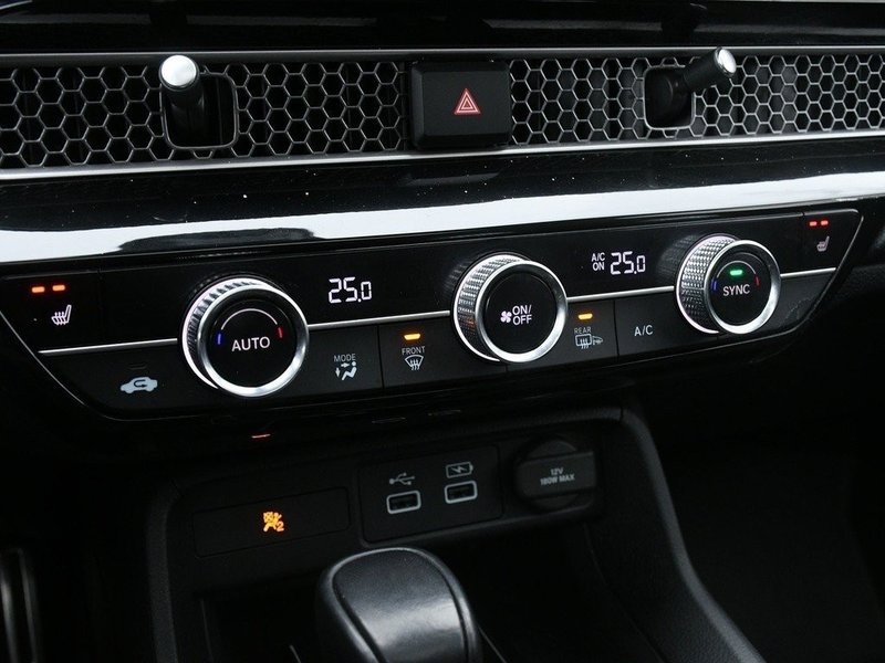 2022 Honda Civic Hatchback Sport Touring Certified | NAVI | Backup Cam | Moonroof | Bluetooth | Heated Seats