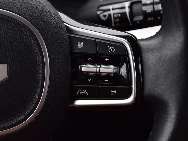 2022 Kia Carnival SX