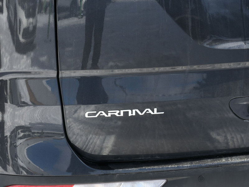 2023 Kia Carnival LX