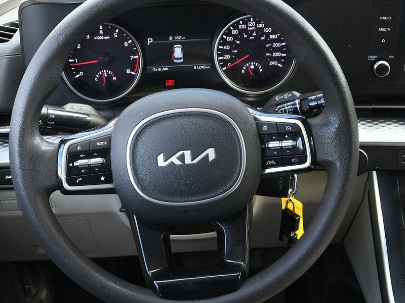 2023 Kia Carnival LX