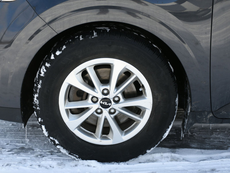 2023 Kia Carnival LX