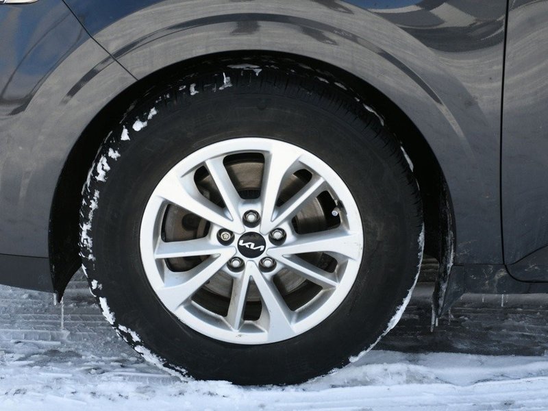 2023 Kia Carnival LX CPO | 3rd Row Seating | Backup Camera | Bluetooth