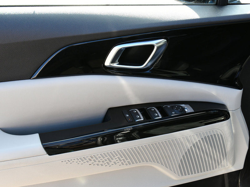 2024 Kia Carnival LX Certified | 3rd Row Seating | Backup Camera | Bluetooth