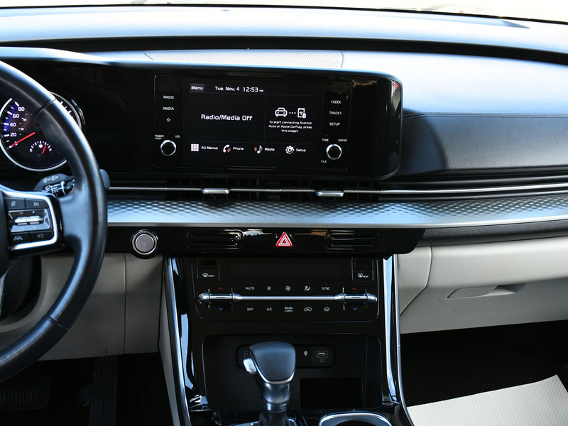 2024 Kia Carnival LX Certified | 3rd Row Seating | Backup Camera | Bluetooth