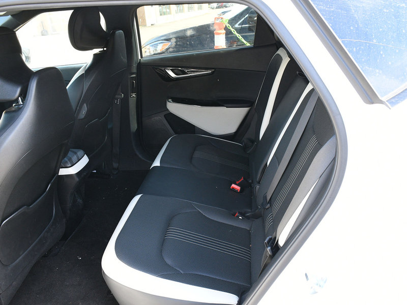 2024 Kia EV6 Land w/GT-Line Pkg 1 CPO | NAVI | Blindspot Monitor | Handsfree Liftgate | Memory Seat | Heated Steering Wheel