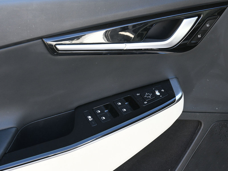 2024 Kia EV6 Land w/GT-Line Pkg 1