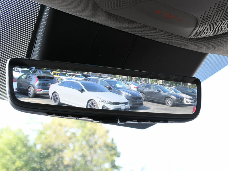 2024 Kia EV9 Land w/Premium Package CPO | NAVI | Blind Spot Monitor | Power Liftgate | 3rd Row | Moonroof