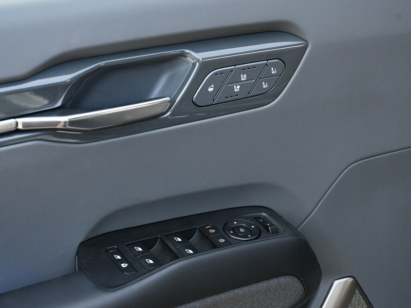 2024 Kia EV9 Land w/Premium Package CPO | NAVI | Blind Spot Monitor | Power Liftgate | 3rd Row | Moonroof