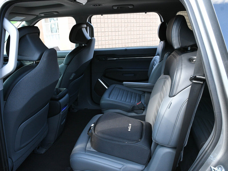 2024 Kia EV9 Land w/Premium Package CPO | NAVI | Blind Spot Monitor | Power Liftgate | 3rd Row | Moonroof