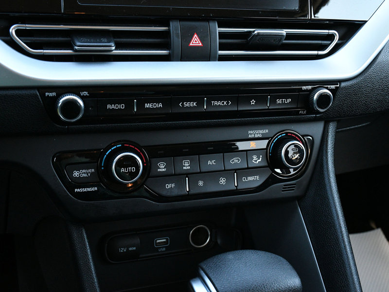 2020 Kia NIRO L Certified | Bluetooth | Backup Camera | Heated Front Seats