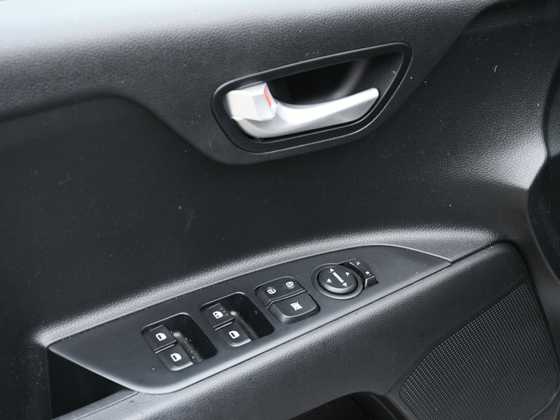 2023 Kia Rio 5-door LX+ Certified| Low Mileage| | Apple Carplay | Android Auto | Backup Camera