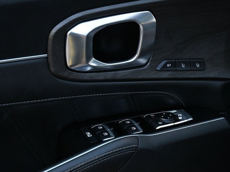 2024 Kia Sorento X-Line Limited CPO | NAVI | 3rd Row Seating | Blindspot Monitor | Moonroof | Backup Camera