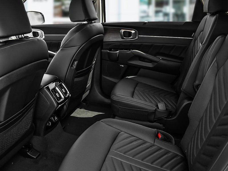 2025 Kia Sorento X-Line Limited Black Interior DEMO | LOW MILEAGE | APPLE CARPLAY | NAVI | BLIND SPOT MONITOR | CLEAN CARFAX REPORT