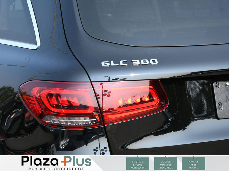 2022 Mercedes-Benz GLC 300 Certified | Pano Roof | Apple Carplay |