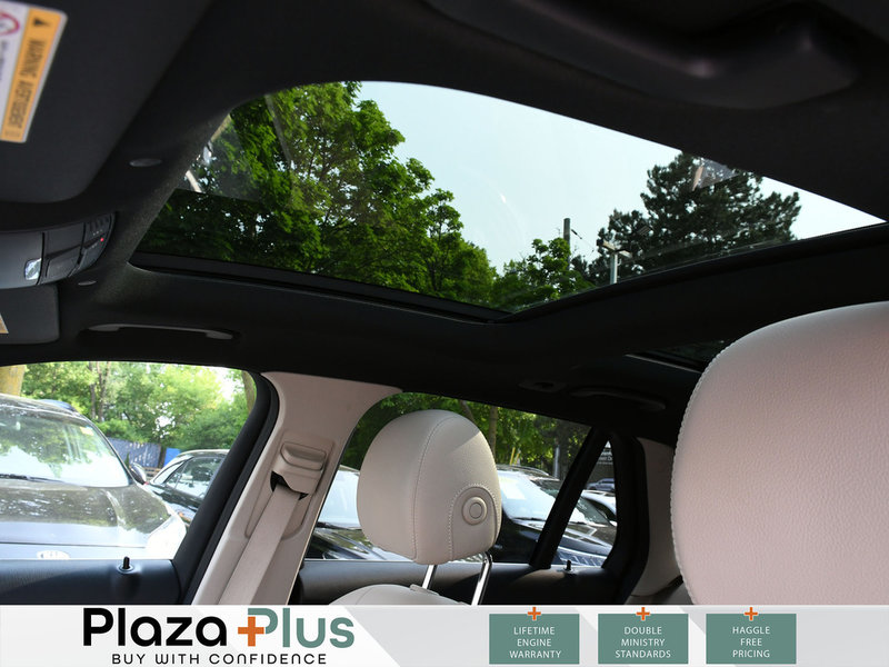 2022 Mercedes-Benz GLC 300 Certified | Pano Roof | Apple Carplay |