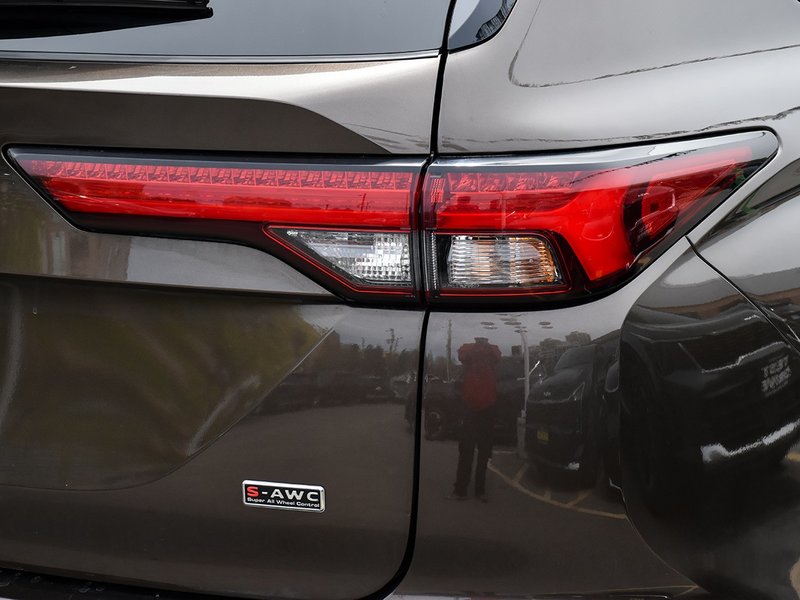 2023 Mitsubishi Outlander LE
