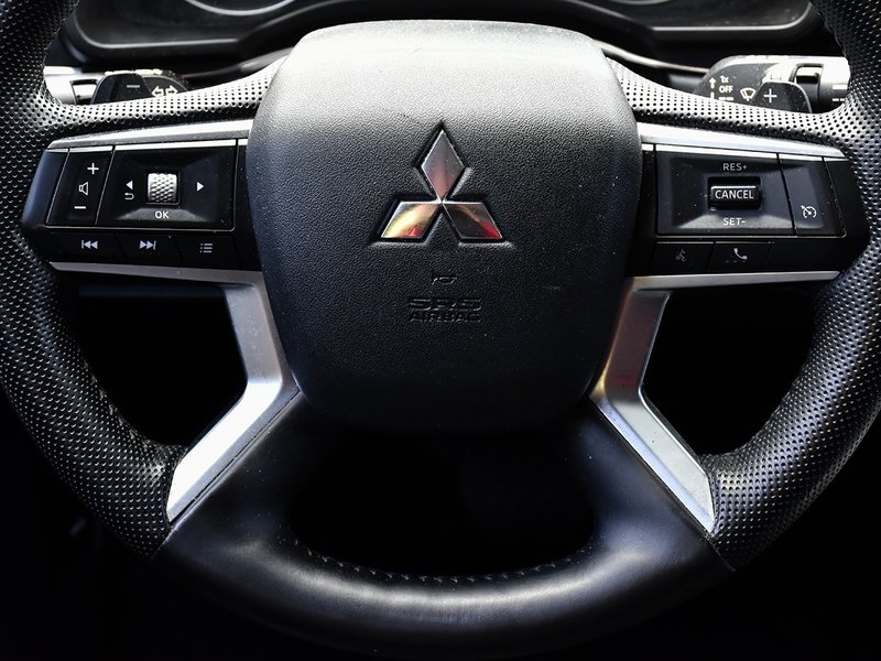 2023 Mitsubishi Outlander LE