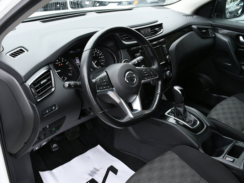 2020 Nissan Qashqai SV CLEAN CARFAX| ONE OWNER| ONTARIO VEHICLE | INTELLIGENT EMERGENCY BRAKING | FORWARD COLLISION WARNING