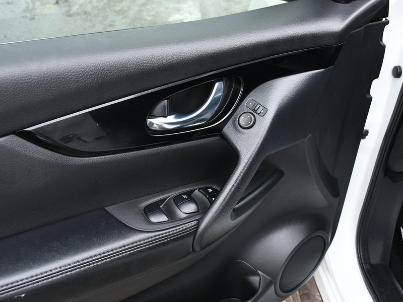 2020 Nissan Qashqai SV CLEAN CARFAX| ONE OWNER| ONTARIO VEHICLE | INTELLIGENT EMERGENCY BRAKING | FORWARD COLLISION WARNING