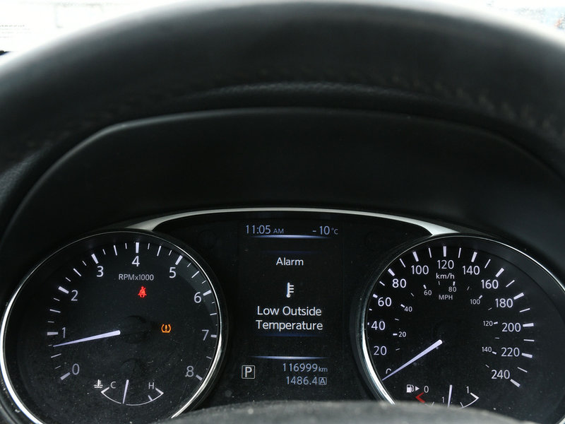 2015 Nissan Rogue SL Certified | Backup Camera | Heated/Power Mirrors | Moonroof