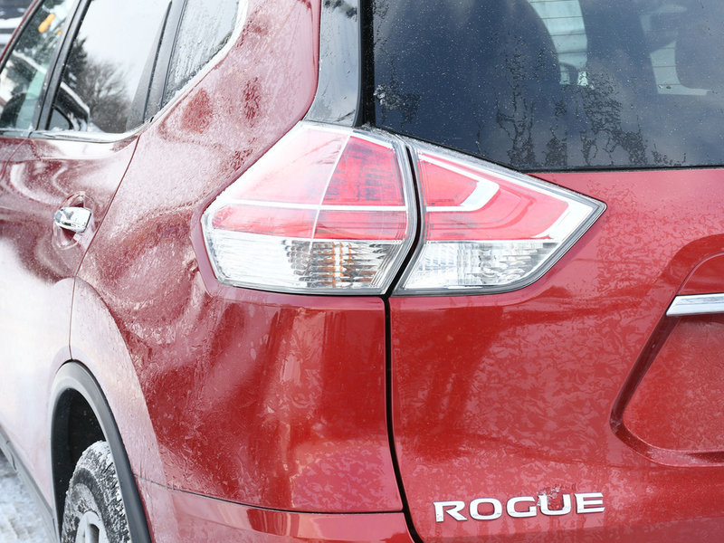 2015 Nissan Rogue SL Certified | Backup Camera | Heated/Power Mirrors | Moonroof