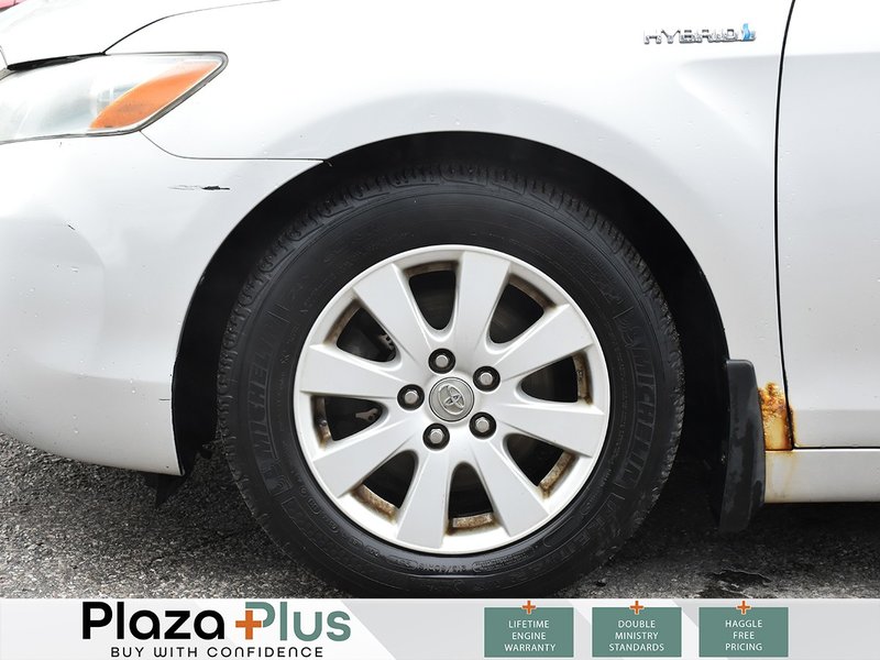 2008 Toyota Camry Hybrid BASE This vehicle is being sold as-is, unfit, not e-tested and is not represented as being in road worthy