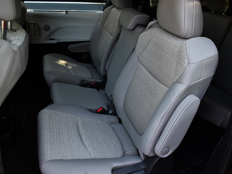 2025 Toyota Sienna LE