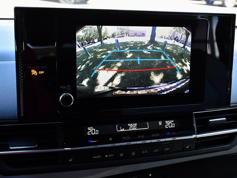 2025 Toyota Sienna LE