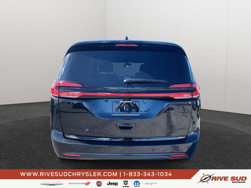 Chrysler Pacifica Touring-L AWD 2022