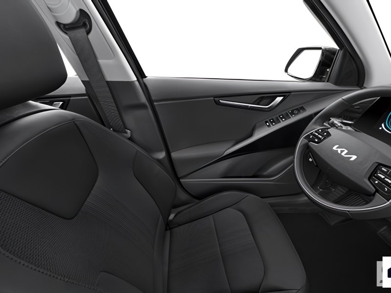2025 Kia Niro HEV EX Fuel-Efficient Hybrid, Advanced Tech, Spacious Interior