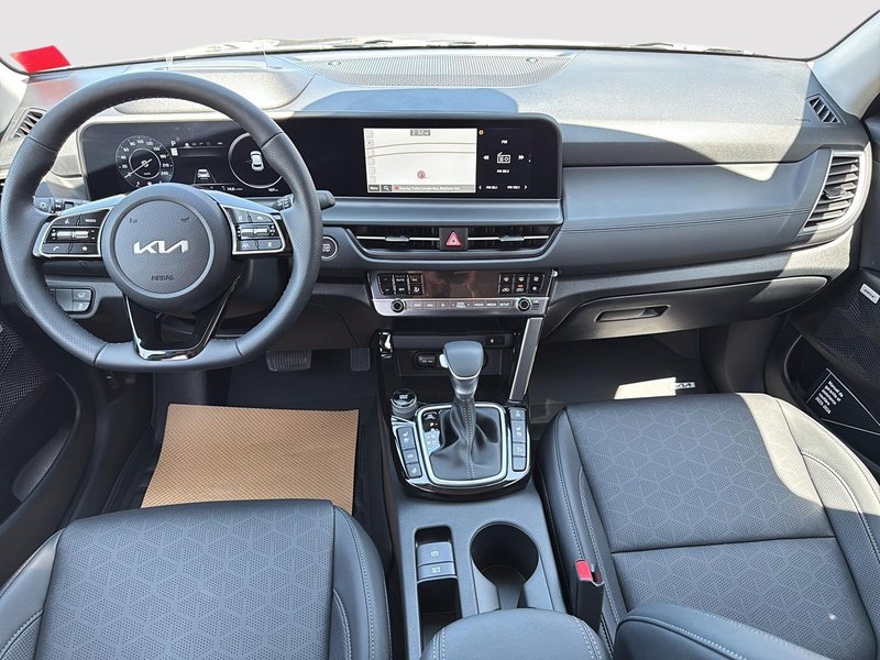 2026 Kia Seltos SX confidence in every drive, bold style, premium comfort, practical versatility, stand out color