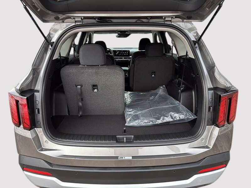 2026 Kia Sorento HEV LX AWD Hybrid Efficiency, Spacious Comfort, Advanced Safety, spacious cargo, modern design