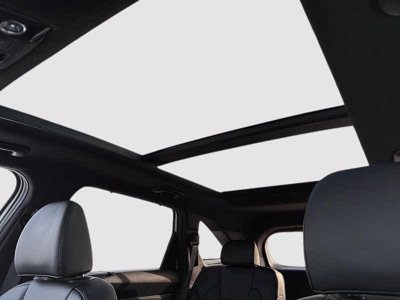 2026 Kia Sorento PHEV SX AWD Panoramic Roof, Advanced Safety, Hybrid Power