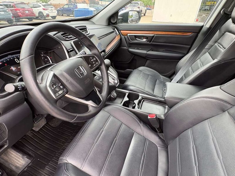 2018 Honda CR-V TOURING ONE OWNER | LOW MILEAGE | CLEAN CARFAX | LEATHER | SUNROOF | HEATED SEATS | HEATED STEERING WHEEL |