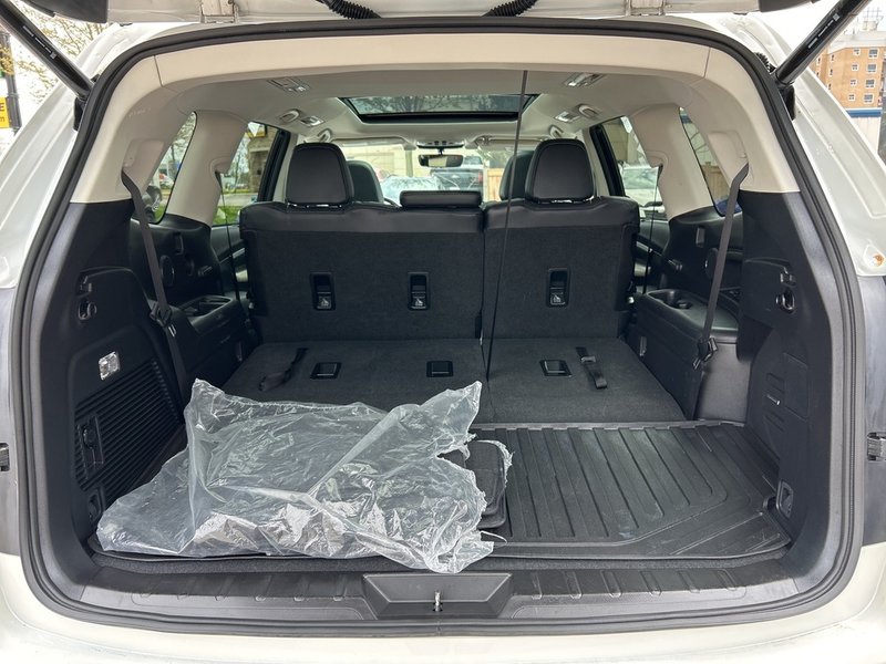 2022 Subaru ASCENT LIMITED NEW TIRES & BRAKES | ONE OWNER | LEASE RETURN | 8-PASSENGER | LEATHER | SUNROOF | GPS | POWER TRUNK