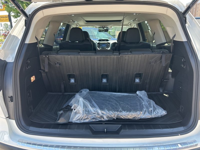 2022 Subaru ASCENT LIMITED WITH CAPTAIN’S CHAIRS 7 SEATER | NEW TIRES | ONE OWNER | FULL SERVICE HISTORY | NO ACCIDENTS | AWD