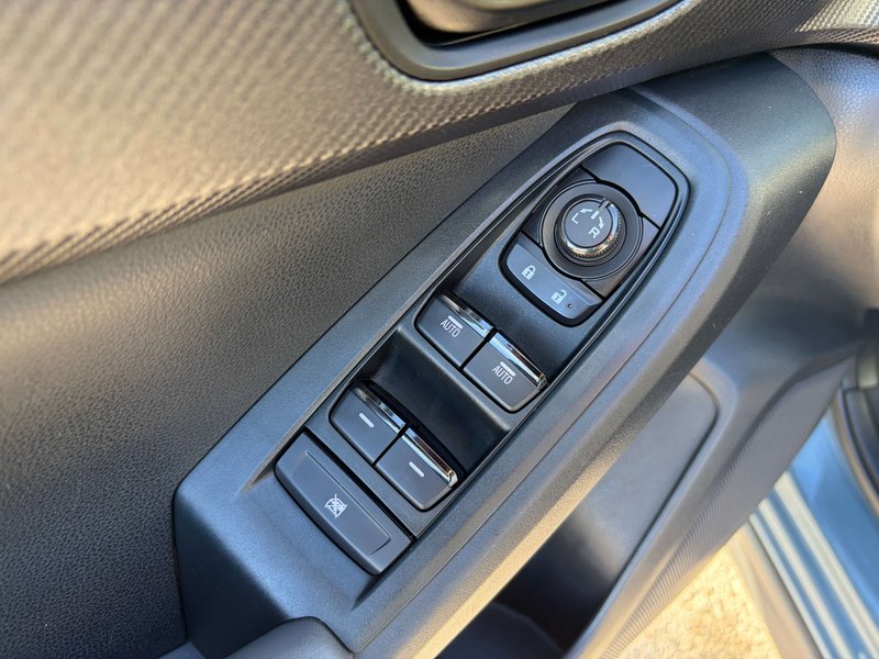2024 Subaru CROSSTREK ONYX 2.5L | 182-HP | AWD | SUNROOF | HEATED FRONT SEATS | CARPLAY |