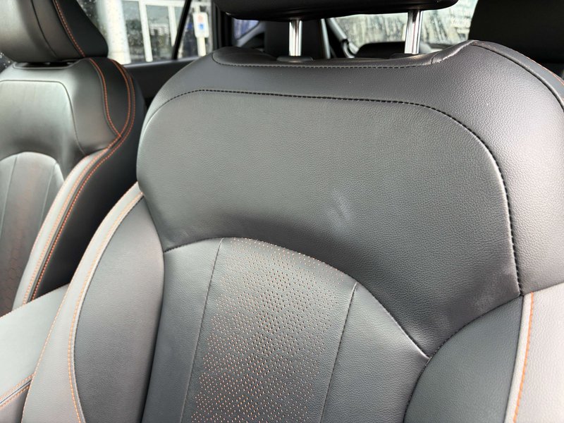 2025 Subaru CROSSTREK LIMITED ONE OWNER | CLEAN CARFAX | AWD | LEATHER SEATS | SUNROOF | HEATED SEATS | CARPLAY