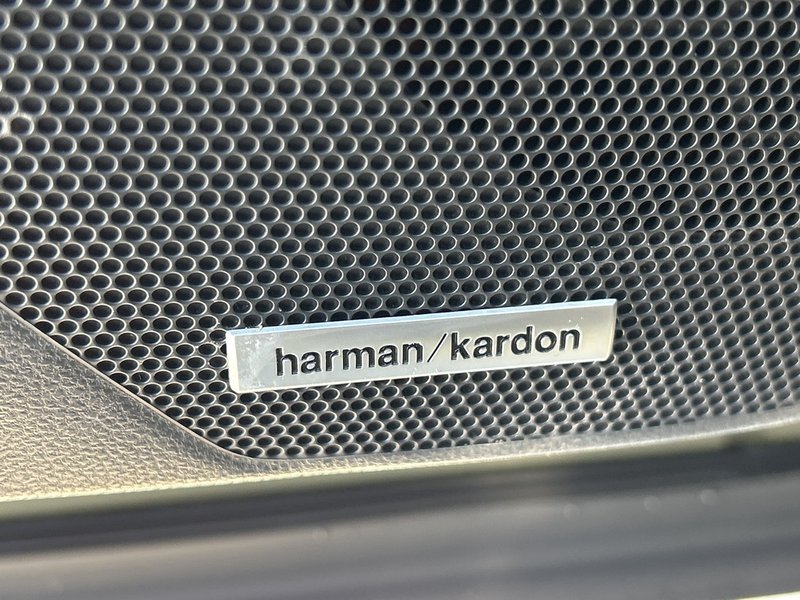 2025 Subaru FORESTER LIMITED ONE OWNER | CLEAN CARFAX | FULL DEALER SERVICE | AWD