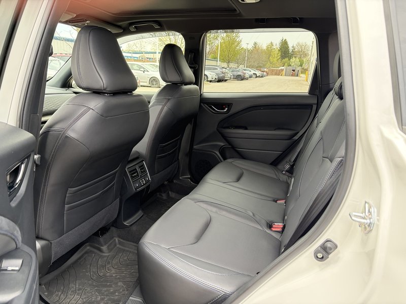 2025 Subaru FORESTER LIMITED ONE OWNER | CLEAN CARFAX | LOW MILEAGE | AWD | EYESIGHT | SUNROOF | CARPLAY | HEATED SEATS