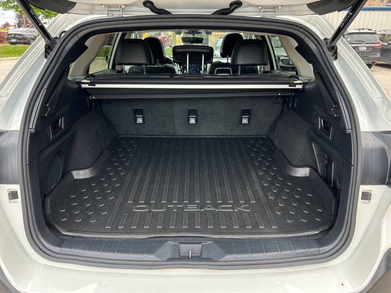 2021 Subaru Outback LIMITED NEW BRAKES | NEW TIRES | ONE OWNER | NO ACCIDENTS | LEATHER | SUNROOF | GPS | HEATED SEATS | AWD