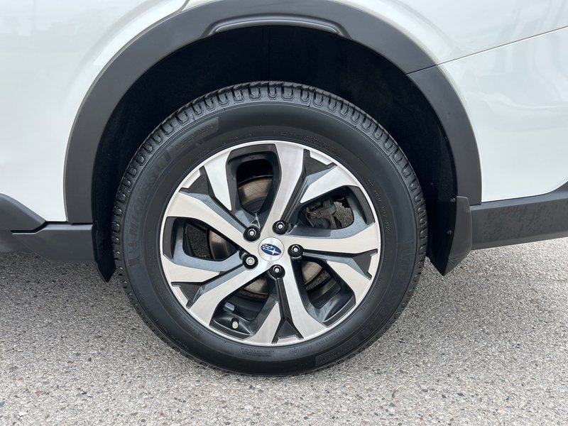 2021 Subaru Outback LIMITED NEW BRAKES | NEW TIRES | ONE OWNER | NO ACCIDENTS | LEATHER | SUNROOF | GPS | HEATED SEATS | AWD