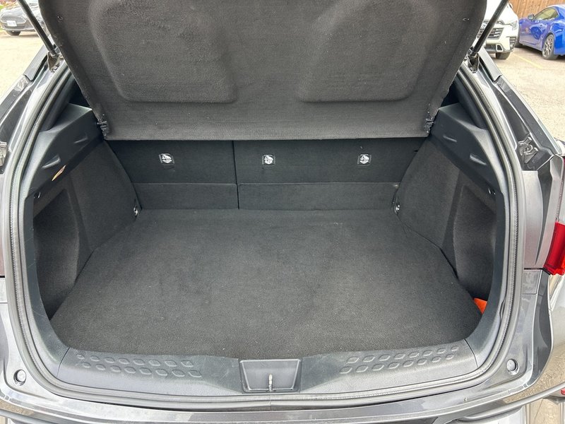 2018 Toyota C-HR XLE AIR CONDITIONING | AUTO | ALLOYS | ONE OWNER
