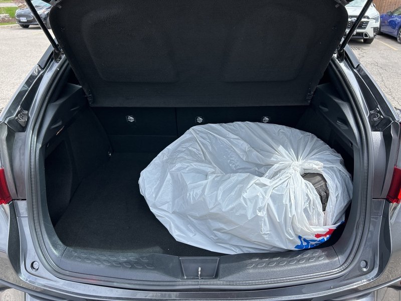 2018 Toyota C-HR XLE AIR CONDITIONING | AUTO | ALLOYS | ONE OWNER
