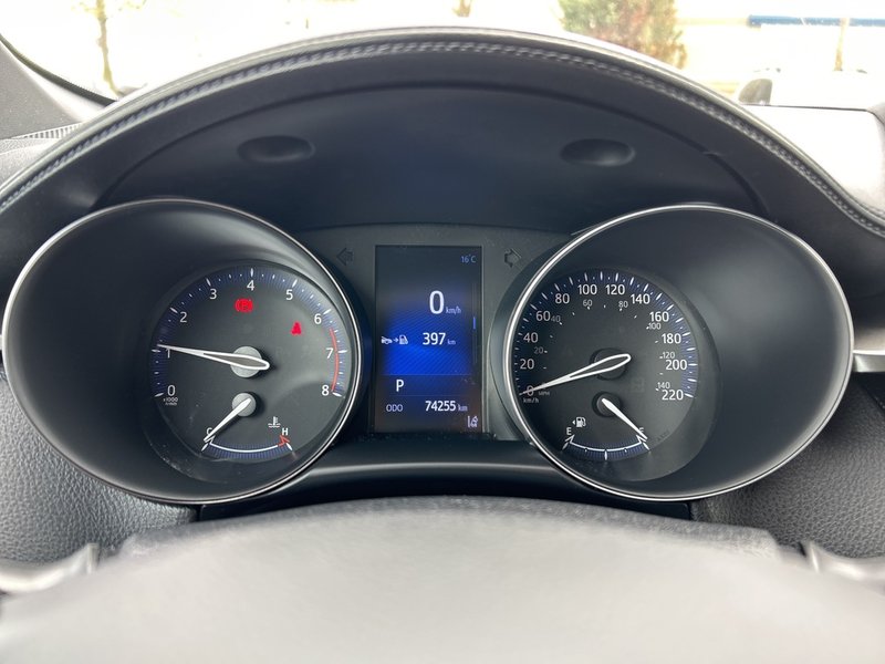 2018 Toyota C-HR XLE AIR CONDITIONING | AUTO | ALLOYS | ONE OWNER
