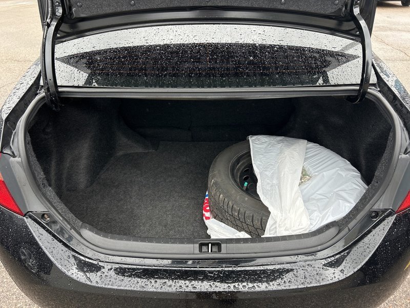 2018 Toyota Corolla LE LE TRIM | SUNROOF | ALLOYS | WINTER TIRES