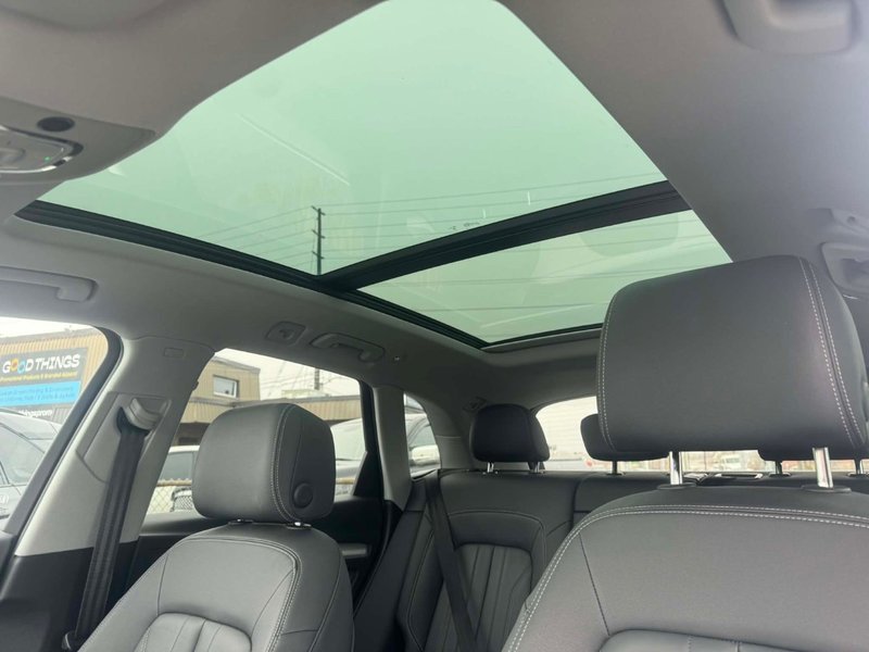 2024 Audi Q5 PROGRESSIV | HEATED SEATS AND STEERING WHEEL | APPLE CARPLAY AND ANDROID AUTO | 3 ZONE CLIMATE CONTROL |