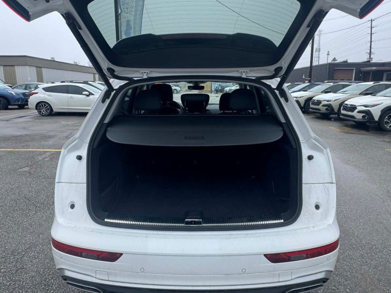 2024 Audi Q5 PROGRESSIV | HEATED SEATS AND STEERING WHEEL | APPLE CARPLAY AND ANDROID AUTO | 3 ZONE CLIMATE CONTROL |