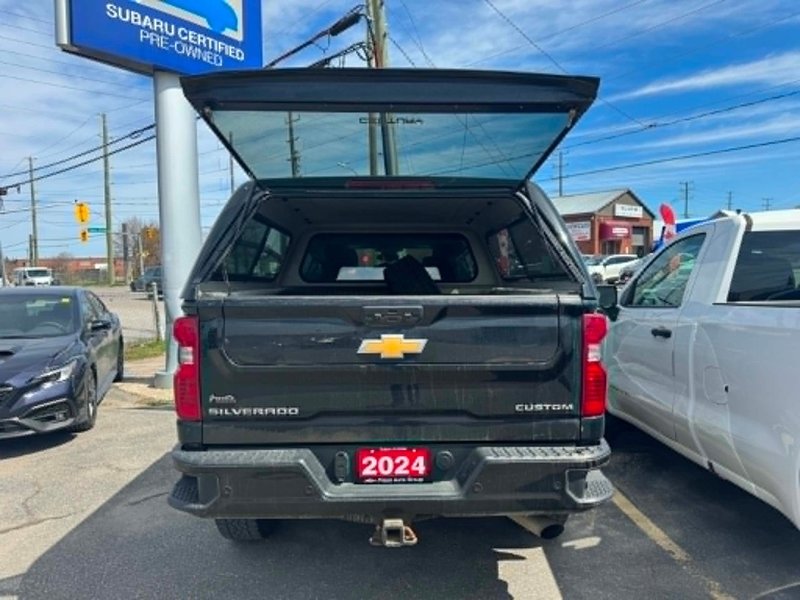 2024 Chevrolet SILVERADO 2500HD CUSTOM | BED CAP | 2 SET OF TIRES | 2500 | 6.6L V8 | CLEAN CARFAX | APPLE CARPLAY AND ANDROID AUTO |